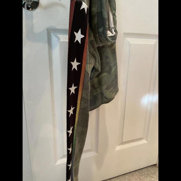 T2Love Girls Camoflauge Hooded Sweatshirt W Stars Size Medium 8-12 Retail $70 - Picture 5 of 5